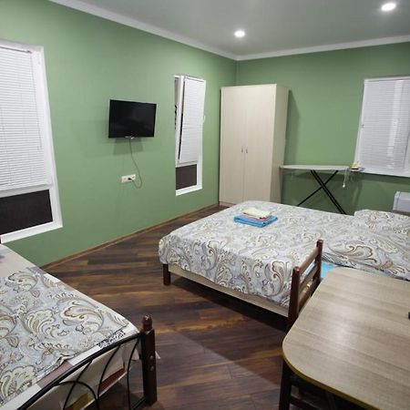 John'S Hotel Сухуми Екстериор снимка