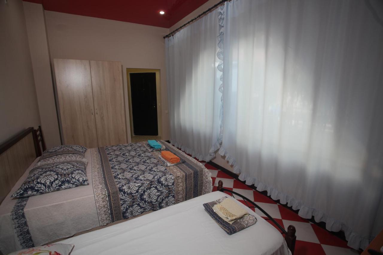 John'S Hotel Сухуми Екстериор снимка