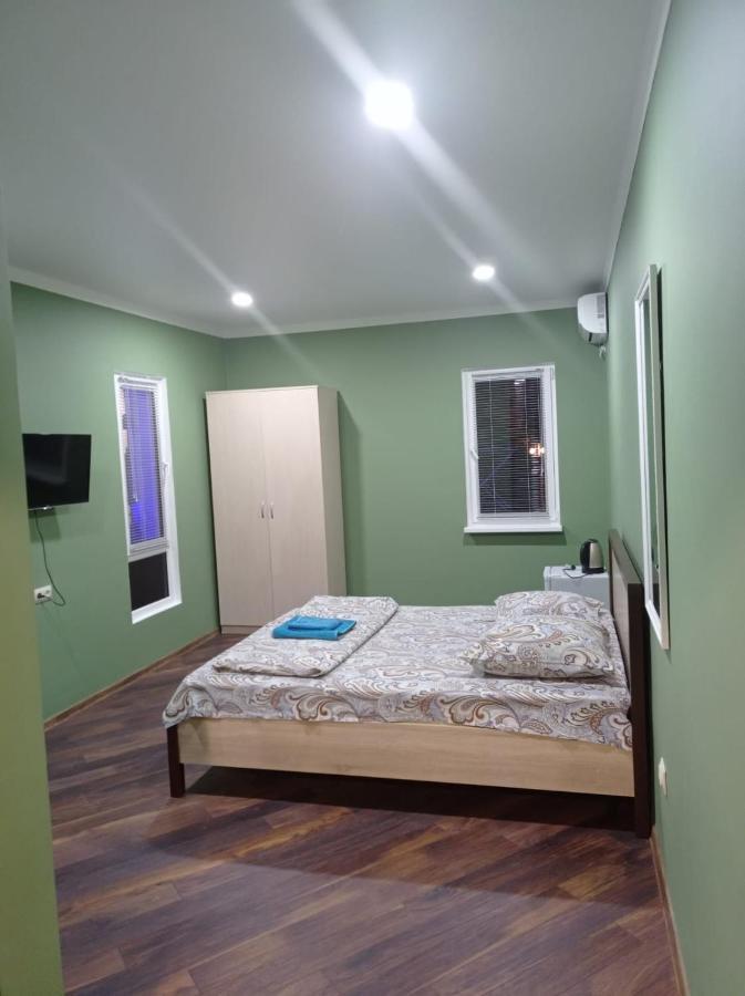 John'S Hotel Сухуми Екстериор снимка