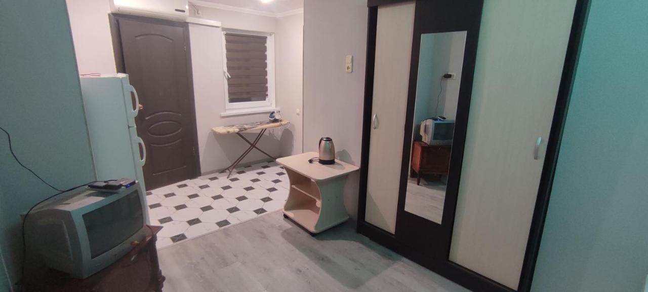 John'S Hotel Сухуми Екстериор снимка