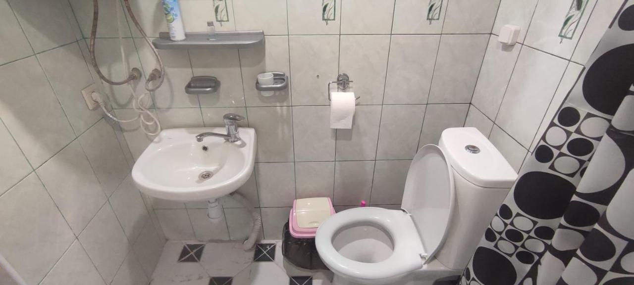 John'S Hotel Сухуми Екстериор снимка