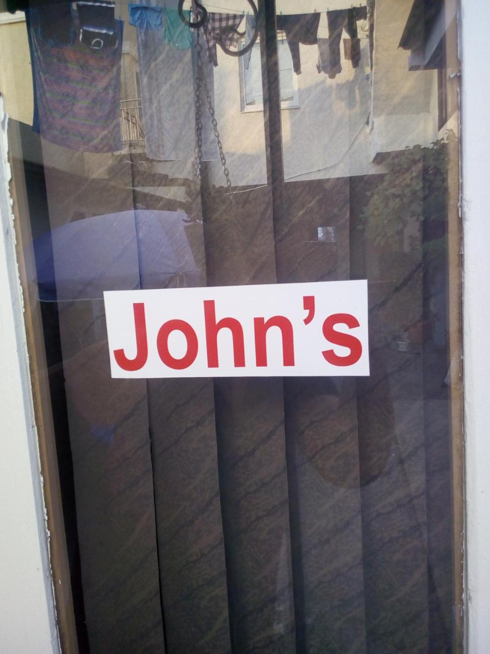 John'S Hotel Сухуми Екстериор снимка